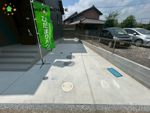 見沼区宮ケ谷塔　新築戸建　ハートフルタウン01の駐車場