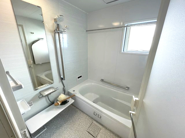 西区古江東町　№35749の浴室|節水効果があるエコベンチ付き