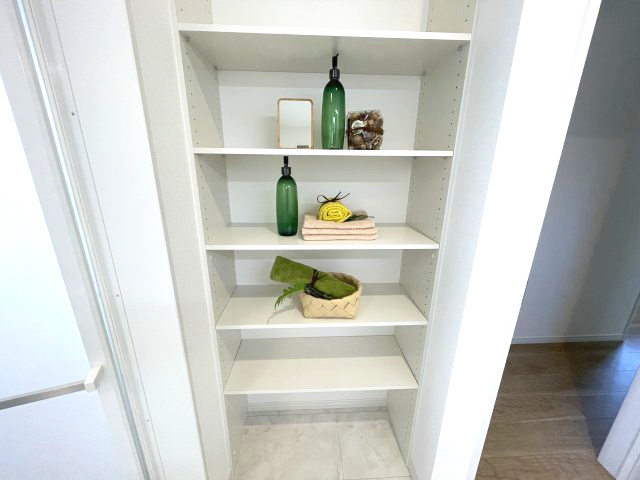 西区古江東町　№35749の収納|洗面ルーム内に収納があるので
タオルなどの置き場にも
困りません◎
