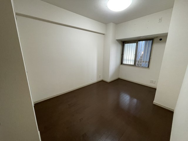 【商談中】グランシェル新舞子　マンションの洋室|自分時間を楽しめる空間5帖の洋室！