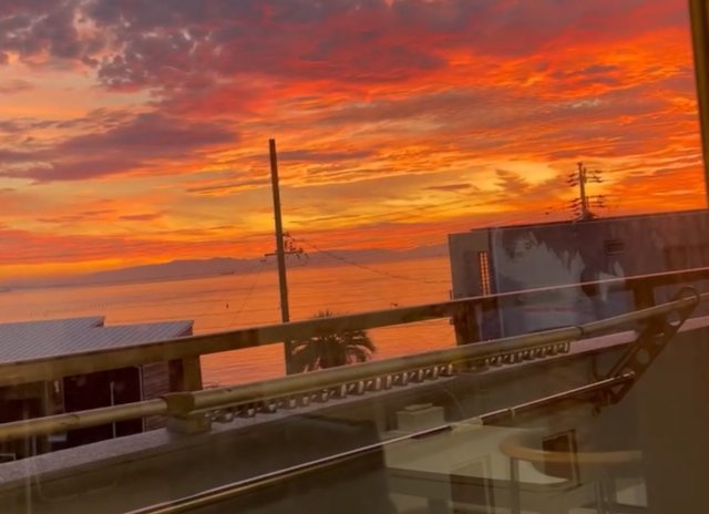【商談中】グランシェル新舞子　マンションの展望|夕陽のきれいな日のバルコニーからの眺望です
海が一望でき、夕方にはとってもきれい夕陽を眺められる物件です