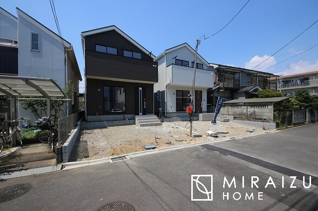 【前面道路含む現地写真】 | 日当たりの良いお家は嬉しいですよね。それぞれ価値観が分かれる箇所です、実際に内覧して日当たりの心地よさをご体感下さいね♪
