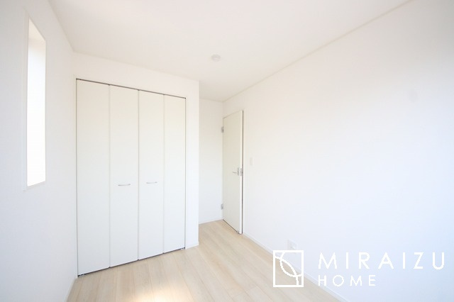 【洋室】 | 平日・休日問わず、いつでもご見学が出来ます♪☆実際に見て、触れて感じる安心のお住まい探しを体験して下さい♪☆物件情報だけでなく、地域の特色などなどエリア情報もお伝え出来たら嬉しいです♪