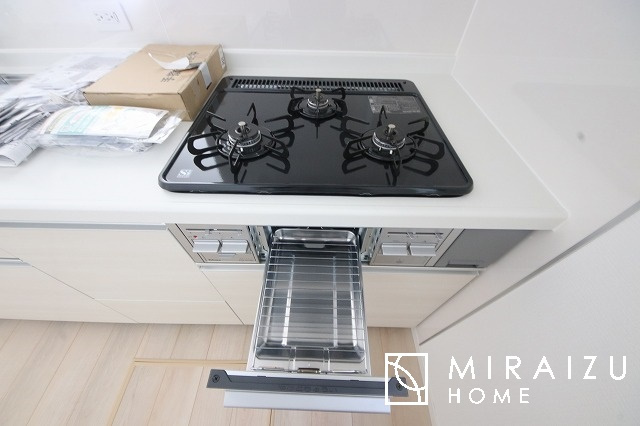 【キッチン】 | 暮らしやすさを考えたプランで快適な現地ロケーションを実現。安らぎに満たされる、ゆとりのある日々を過ごせます♪