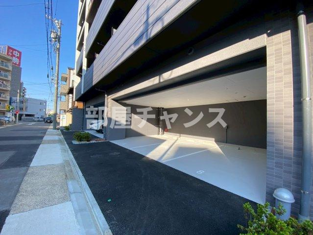 メイクスアート大曽根の駐車場