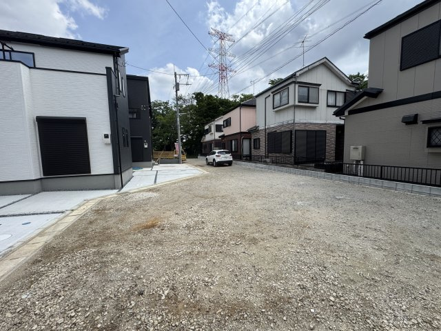 柏市花野井新築戸建（花野井13期）の前面道路含む現地写真|東側前面道路（舗装工事予定）