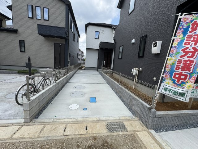 柏市花野井新築戸建（花野井13期）の駐車場|2号棟駐車スペース・縦列２台駐車可