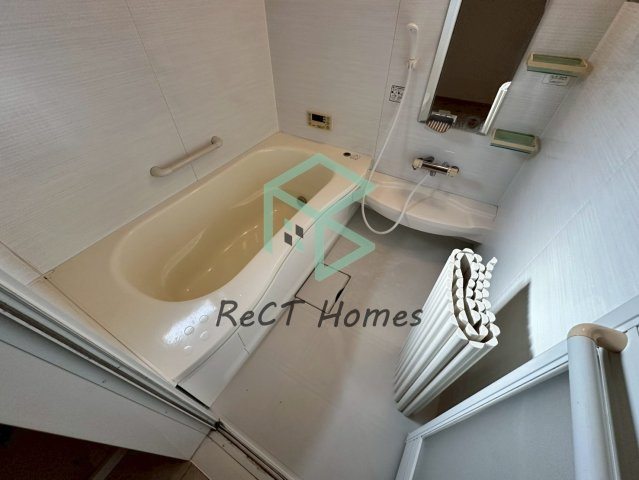 オークスコート西新在家 A棟の浴室