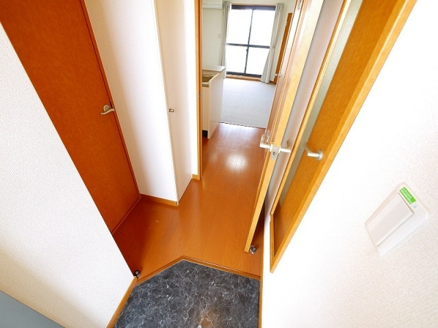 レオパレス南生駒の玄関|収納もある玄関です