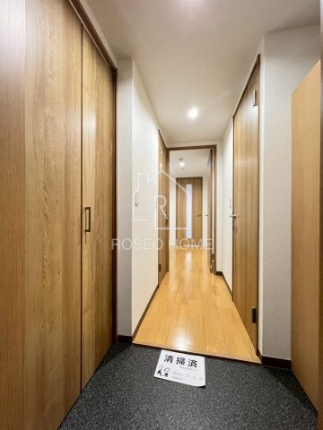 オーパスグラン谷町の玄関