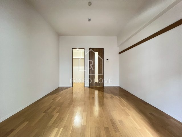 オーパスグラン谷町の居間・リビング