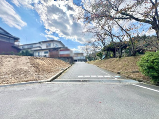 【前面道路含む現地写真】 | 栗東市小野　土地　注文住宅　建築条件なし | 《注文住宅》で理想の間取りや仕様が実現！ご家庭のライフプランに沿った建築ができます。
