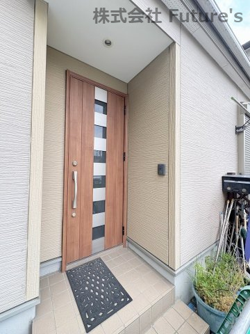三郷市中央4丁目　平屋中古戸建のエントランス|玄関ドア