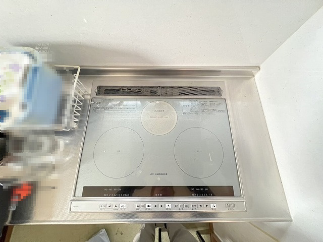 三郷市中央4丁目　平屋中古戸建のキッチン|IHクッキングヒーターでお手入れラクラク。