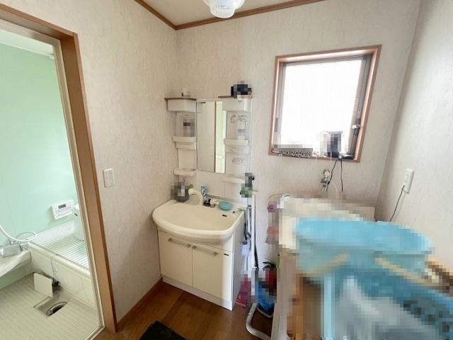 三郷市中央4丁目　平屋中古戸建の独立洗面台|洗面所独立タイプです。