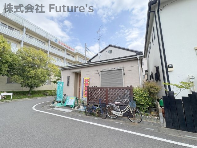 三郷市中央4丁目　平屋中古戸建の外観|現地の写真になります。