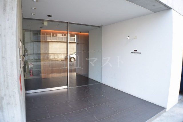 W元町のエントランス