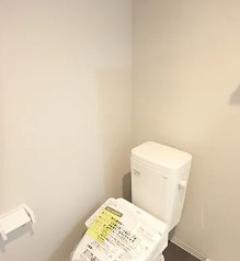大阪市生野区新今里7丁目　１棟収益アパート　投資・収益物件のトイレ