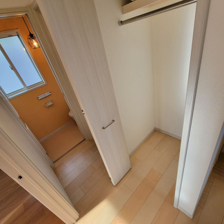 【収納】 | 甲府市羽黒町 R1年築の中古戸建 オール電化+太陽光パネル | 2階廊下収納