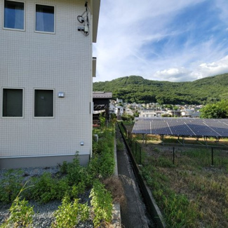 【周辺】 | 甲府市羽黒町 R1年築の中古戸建 オール電化+太陽光パネル | 東側隣地境界