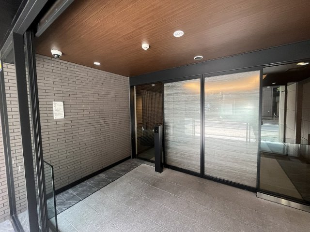 レジデンシャル池袋本町のエントランス