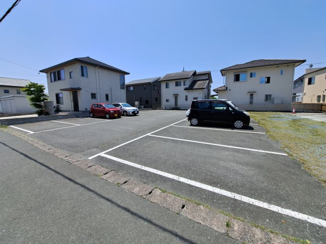 コーポプチⅡの駐車場