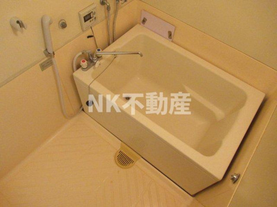 【浴室】 | 西岩崎コーポ（河内花園賃貸） | コンパクトで使いやすいお風呂です