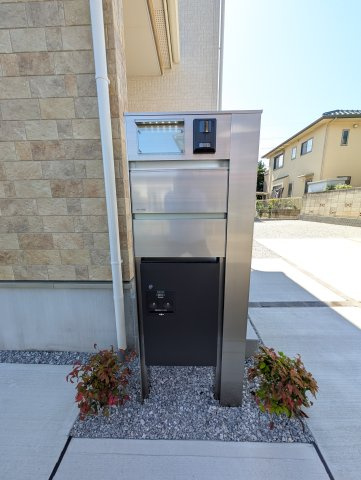 【設備】 | ブルーミングガーデン高崎市上小鳥町ー① | 宅配ボックスも標準装備♪