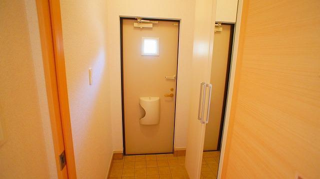 アルカンシェルⅠの玄関