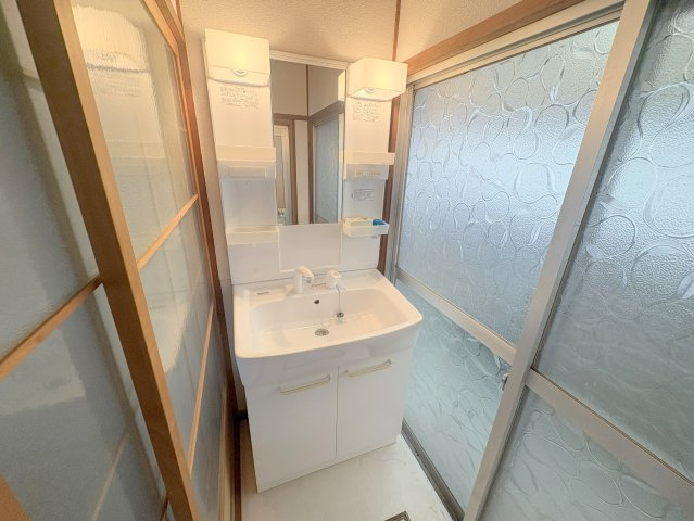 吹角借家　北棟の洗面所