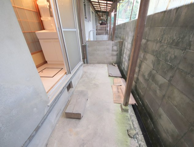 吹角借家　北棟のバルコニー