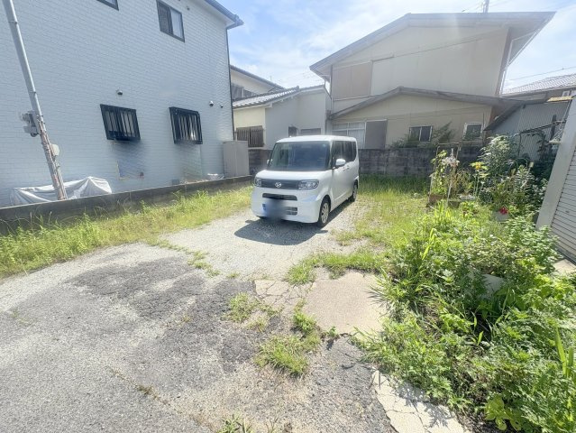 吹角借家　北棟の駐車場