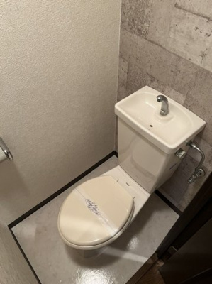 【トイレ】 | 朝日プラザ博多Ⅳ | 別号室の写真になります。現況優先。