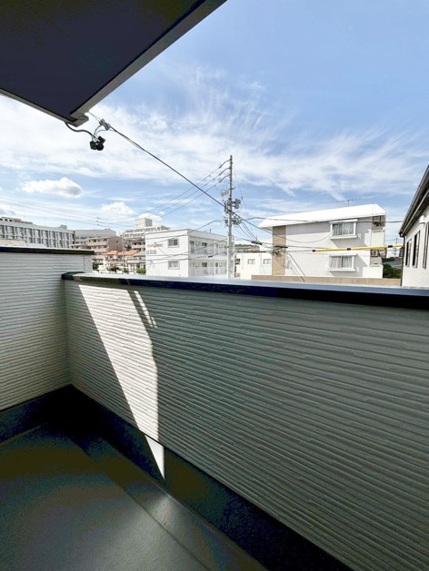 リガーレ名古屋市天白区塩釜口1期　全3棟　新築戸建のバルコニー
