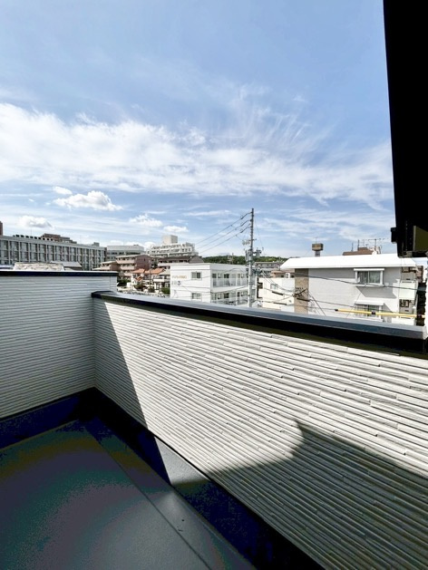 リガーレ名古屋市天白区塩釜口1期　全3棟　新築戸建のバルコニー