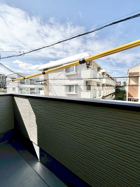 リガーレ名古屋市天白区塩釜口1期　全3棟　新築戸建のバルコニー