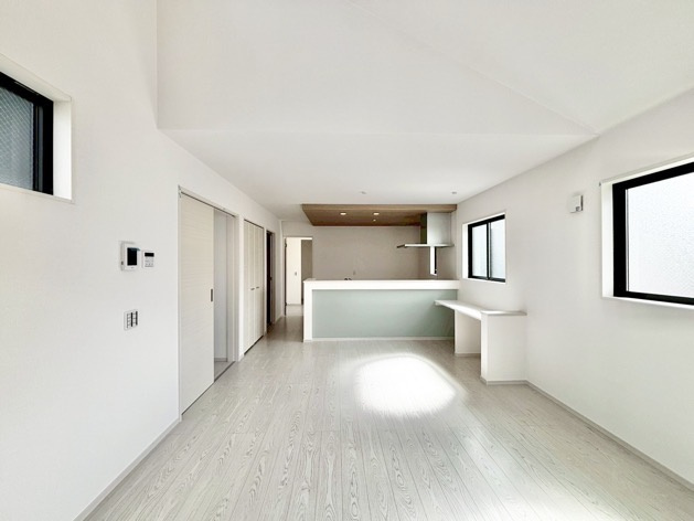 リガーレ名古屋市天白区塩釜口1期　全3棟　新築戸建の居間・リビング