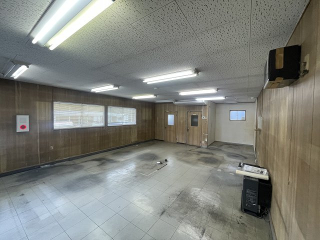 姫路市白浜町売倉庫・工場・事務所の駐車場