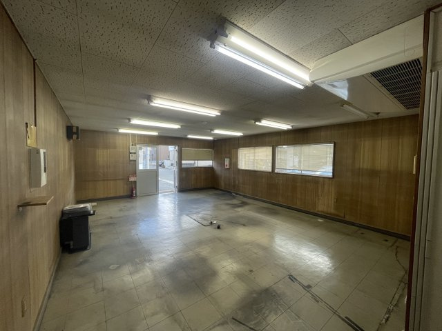 姫路市白浜町売倉庫・工場・事務所の駐車場