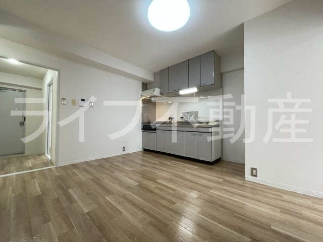 メゾン瓜生堂の居間・リビング|ゆったりとした居間です