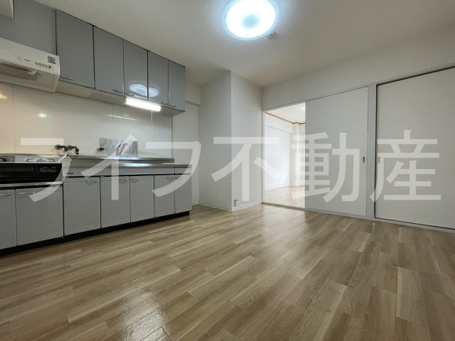 メゾン瓜生堂の居間・リビング|ゆったりとした居間です