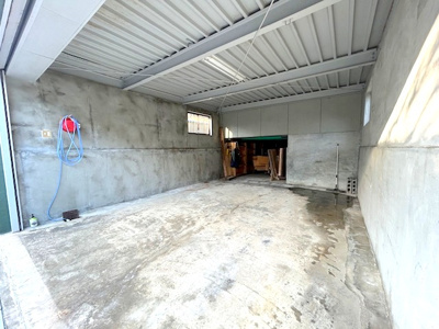 【駐車場】 | 枚方市西禁野１丁目戸建 | 駐車場内も広く、お車や自転車等も置くことが出来ます！