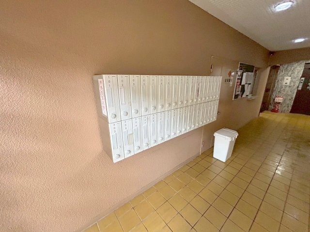 第2エクセルハイツのロビー