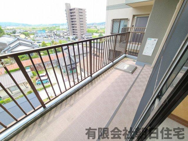 【バルコニー】 | ネオハイツ松江 | バルコニーからの眺めを楽しみながら食事をしませんか