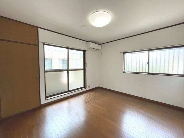 【寝室】