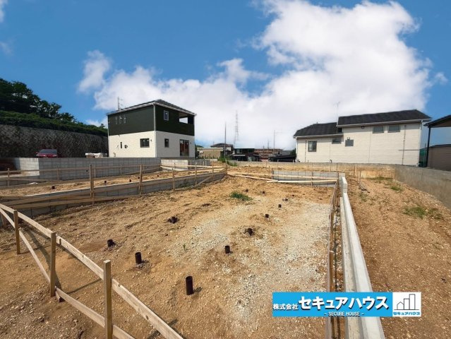 【今からご案内可能】名古屋市緑区清水山 全6棟 2号棟の駐車場|事前予約にて現地ご見学いただけます！お気軽にお問い合わせください♪
■株式会社　セキュアハウス■
住宅ローンに強く、知識、経験豊富なスタッフ在籍
お客様に寄り添い、ご成約後もサポート致します。
