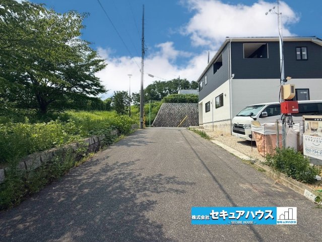 【今からご案内可能】名古屋市緑区清水山 全6棟 3号棟の前面道路含む現地写真|事前予約にて現地ご見学いただけます！お気軽にお問い合わせください♪
■株式会社　セキュアハウス　豊明支店■
住宅ローンに強く、知識、経験豊富なスタッフ在籍
お客様に寄り添い、ご成約後もサポート致します