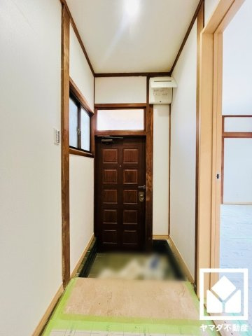 八幡市八幡小松の玄関