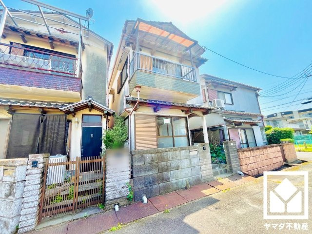 八幡市八幡小松の外観