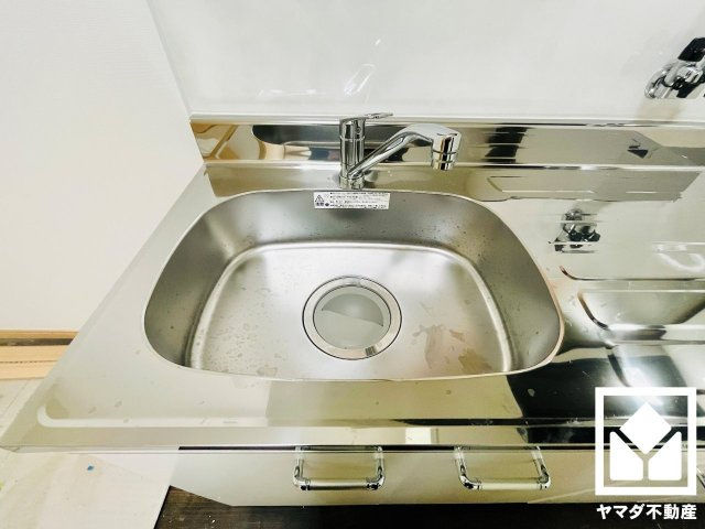 八幡市八幡小松のキッチン